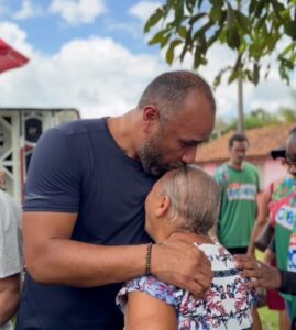 Um Gesto de Amor: Começando pelo bairro Trizidela, Prefeitura de Bacabal garante pescado na Semana Santa
