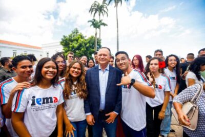 Brandão lança programa com bolsas de R$1000 para estudantes de escolas públicas aprovados com as melhores notas em vestibulares