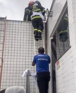 Bombeiros contornam incêndio em Hospital/Maternidade de São Luís