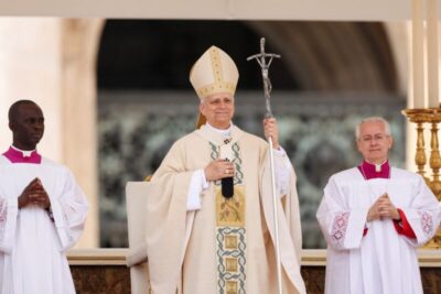 Papa Leão XIV celebra missa de entronização e pede união, paz e cuidado com os pobres