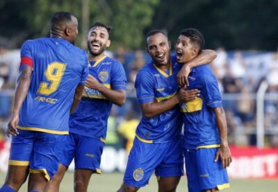 Sampaio desbanca campeão da América e vence primeira no Carioca