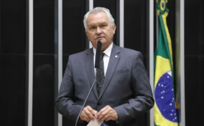 Da bancada, três assinam novo impeachment de Lula