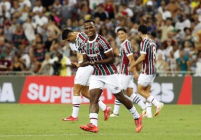 Fluminense fica perto da decisão do Carioca com goleada sobre Volta Redonda