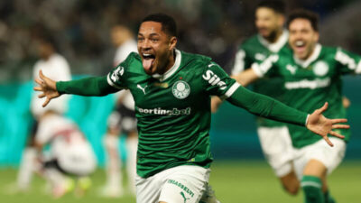 Com gol nos acréscimos, Palmeiras vence Choque-Rei e reassume liderança