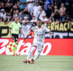 O MENINO NEY ESTÁ SOLTO! NEYMAR IGNORA FANTASMAS DO PASSADO E BRILHA NO SANTOS