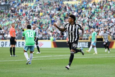 Botafogo segura a pressão e vence o Seattle por 2 a 1 no Mundial de Clubes