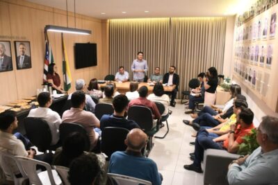 Felipe Camarão dialoga com classe empresarial de Imperatriz