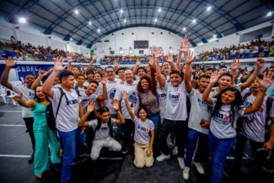 Brandão entrega 2 mil Cartões Transporte Universitário e premia artistas selecionados em edital do programa Arte de Rua
