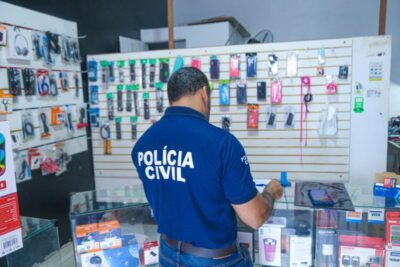 Meu Celular de Volta: operação cumpre mandados de busca e fiscaliza comércios na Grande Ilha