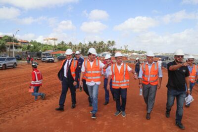 Governador em exercício vistoria obra de prolongamento da Avenida Litorânea, em São Luís