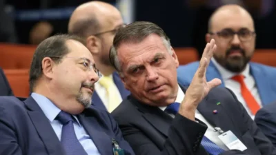 STF retoma julgamento ao vivo: colegiado decide se Bolsonaro se torna réu