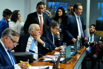 Só muito óleo de peroba!!! Governo Lula: do “eu não sabia” ao “a culpa é sua”, passando pelo pombo jogando xadrez