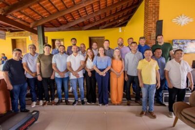 Roberto Costa avança na disputa pela FAMEM em encontro com 16 prefeitos em Santa Inês