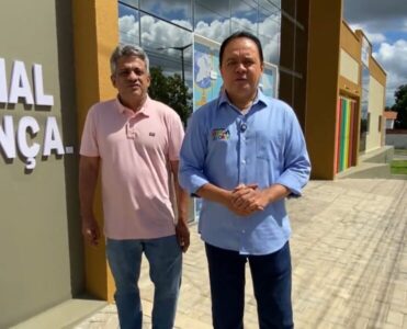 Prefeito Rigo Teles mantém compromisso e antecipa salários dos servidores efetivos da Educação