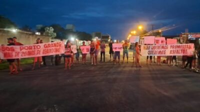 Moradores de Porto Grande, em São Luís, interditam via e cobram infraestrutura