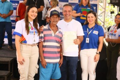 Fred Campos lidera mais uma grande conquista para Paço do Lumiar: mais de 100 títulos de propriedade são entregues no Mojó