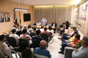 Felipe Camarão dialoga com classe empresarial de Imperatriz