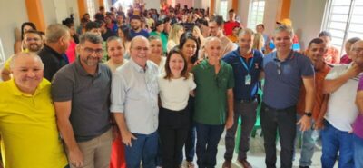 Famílias de Esperantinópolis assinam contratos para construção de casas, com apoio de Hildo Rocha