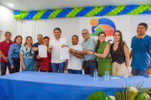 Juscelino Filho participa da assinatura para construção de casas populares em Vitorino Freire