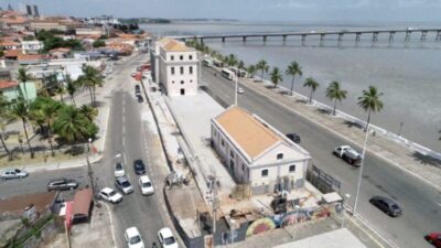 Avenida Beira Mar é 100% bloqueada para trafego de veículos durante carnaval