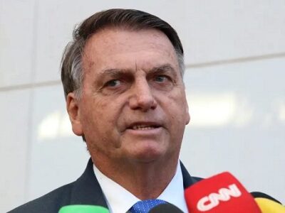 Defesa de Bolsonaro diz que apresentará convite para posse de Trump após exigência do STF