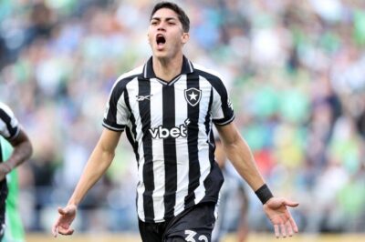 Botafogo estreia no Mundial de Clube com vitória e Palmeira fica num empate sem gols