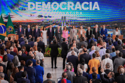 Juscelino Filho participa de evento pela defesa da democracia