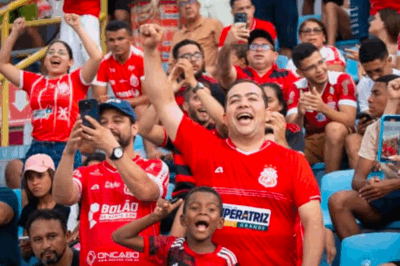 Prefeito Rildo Amaral acompanha a estreia do Imperatriz no Maranhense