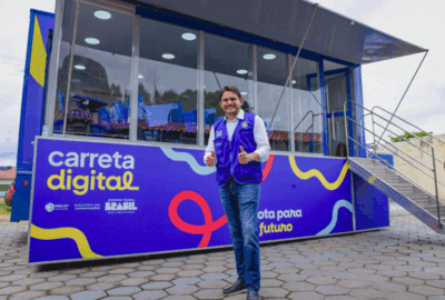 Juscelino Filho beneficia milhares de estudantes com “Carreta Digital”