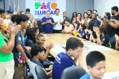 Fred Campos recebe alunos de Paço após Torneio de Robótica