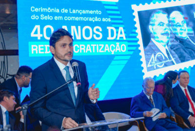 Juscelino prestigia homenagem dos Correios a José Sarney