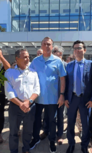 Bolsonaro recebe alta hospitalar após 23 dias internado