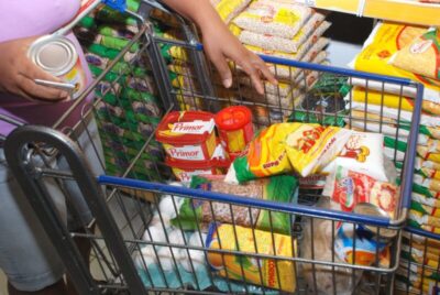 Presidente Lula debate com ministros alternativas para conter o aumento de preços dos alimentos