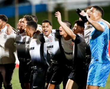 Corinthians e São Bernardo mantém 100% e Mirassol aplica uma goleada