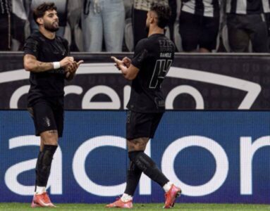 Corinthians massacra Vasco da Gama e soma quatro pontos no Brasileirão