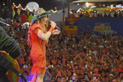 Elba Ramalho e Banda Magníficos abrem programação de shows nacionais no Arraial da Cidade