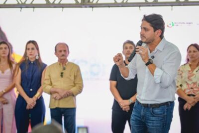 Juscelino Filho entrega laboratório de informática para escola bilíngue em São José de Ribamar