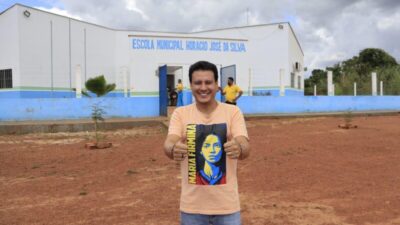 Camarão entrega escola revitalizada em cidade de Lahesio