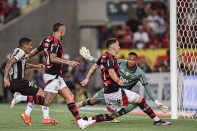 Flamengo assume liderança do Carioca ao vencer clássico contra Botafogo
