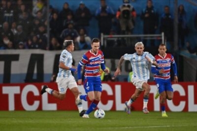 Fortaleza leva gol nos acréscimos, mas garante vaga nas oitavas da Libertadores