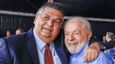 Defesa de Bolsonaro quer tirar dois ministros de julgamento sobre golpe: Cristiano Zanin e Flávio Dino