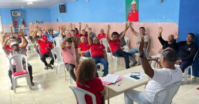 Rodoviários suspendem greve após pagamento de salários