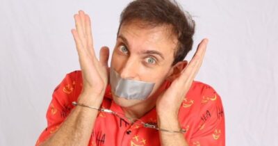 Humorista Leo Lins é condenado a prisão por piadas em show