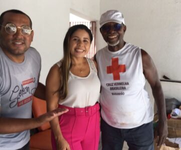 Com o apoio da Cruz Vermelha, Leane Lago e Gedeon Rocha entregam donativos para famílias atingidas pelas enchentes