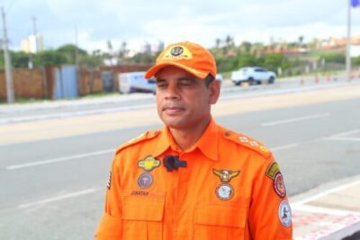 Bombeiros orientam vendedores ambulantes para o Carnaval
