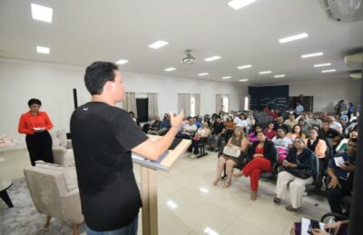 Felipe Camarão dialoga com classe empresarial de Santa Inês e região