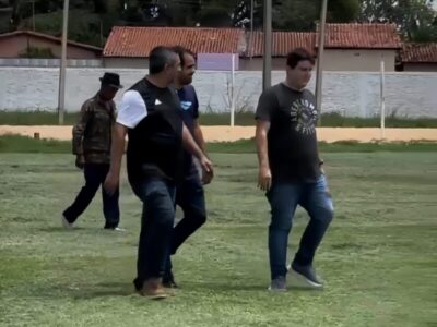 Secretaria de Esportes de Timon inicia limpeza e manutenção dos campos de futebol