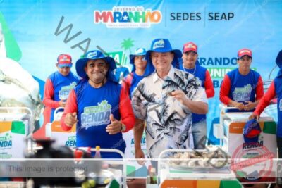 Brandão entrega primeiros carrinhos do Minha Renda Praia a vendedores de ostras que atuam na orla da Grande São Luís