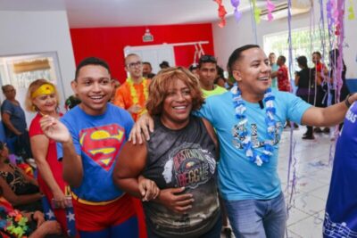 Penha participa de Bailinho da AME e destaca inclusão no Carnaval