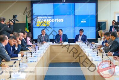 Em Brasília, Brandão assina ordem de serviço para intensificar recuperação da MA-014 em parceria com o Ministério dos Transportes